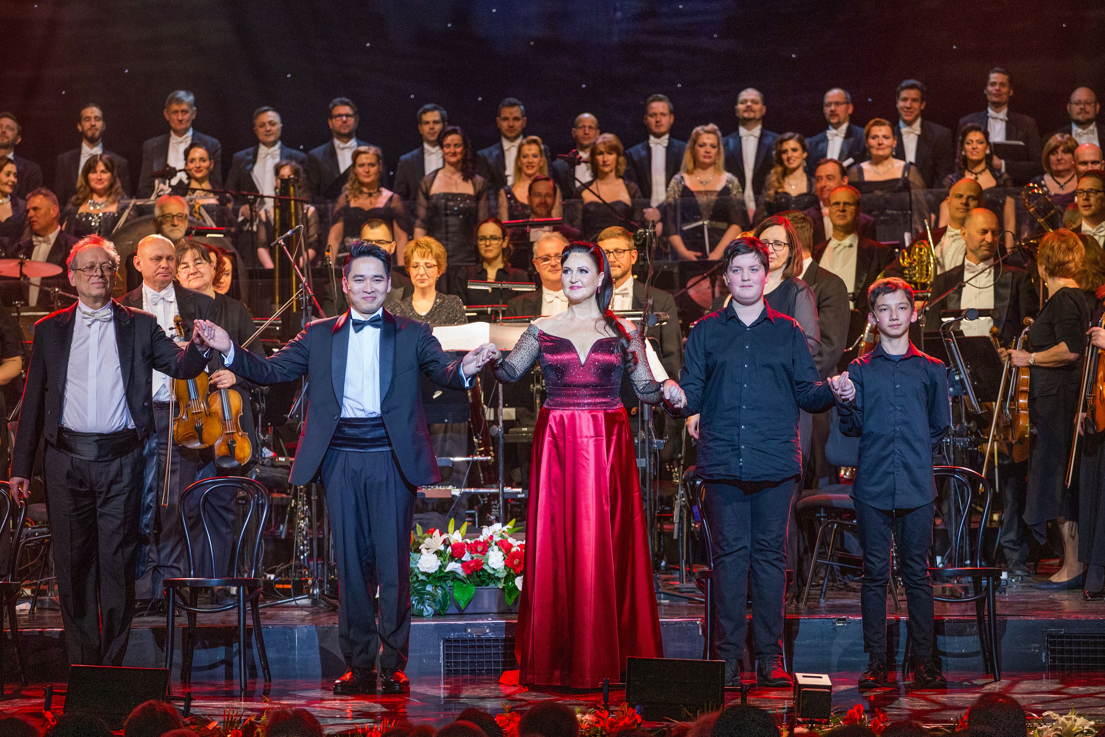 Emberfia-középen Fischl Mónika_ Húsvéti Gálakoncert az Operettszínházban