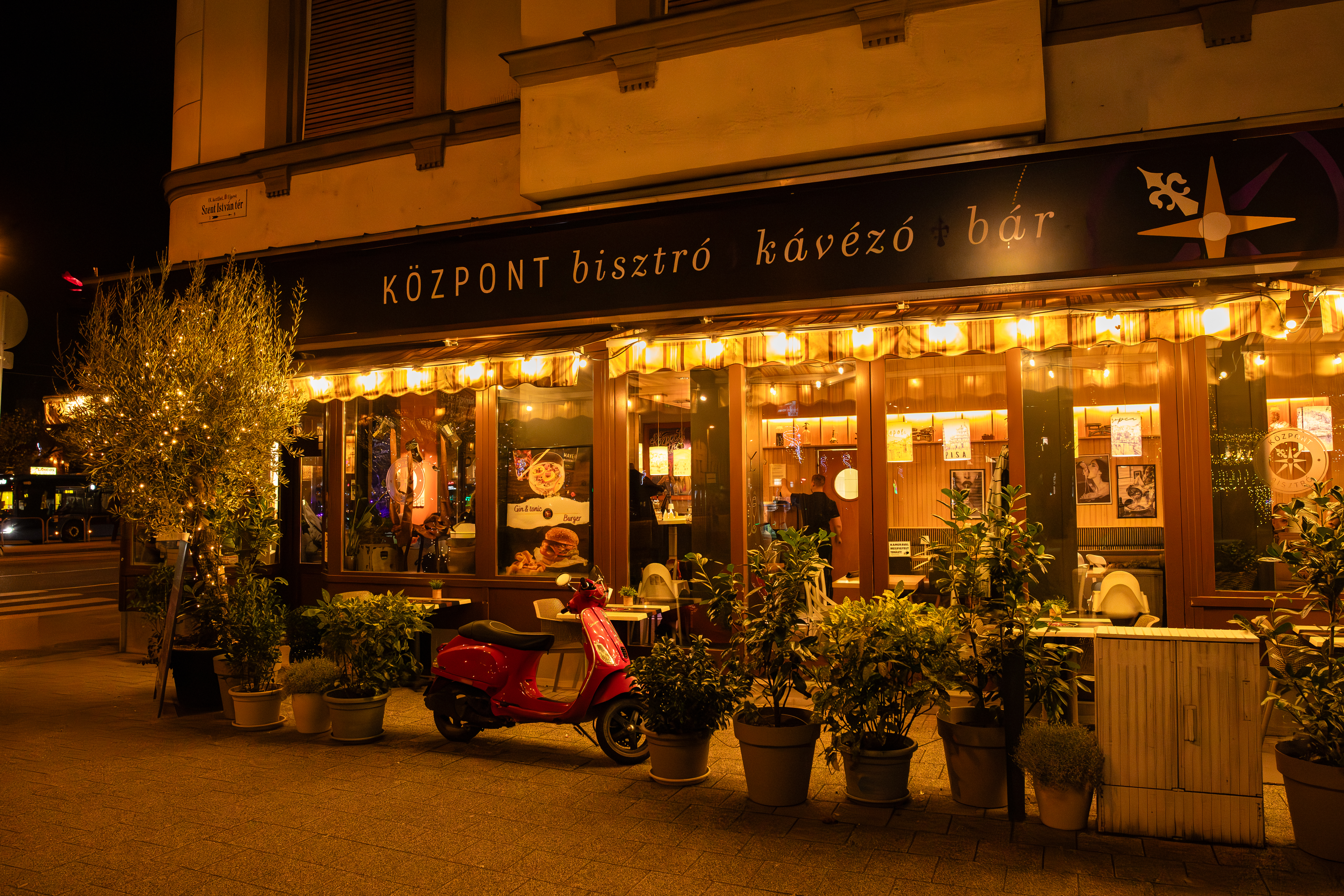 Központ Bisztró