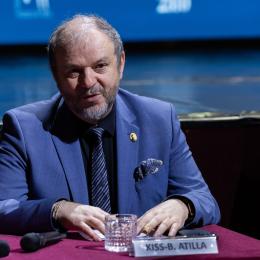 Kiss B.Attila a Jókai Szalon fotóin